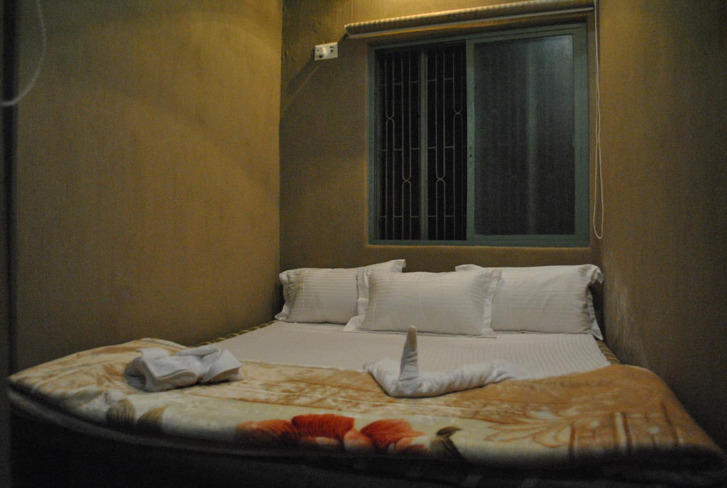 Shri Guest House バラナシ 部屋 写真